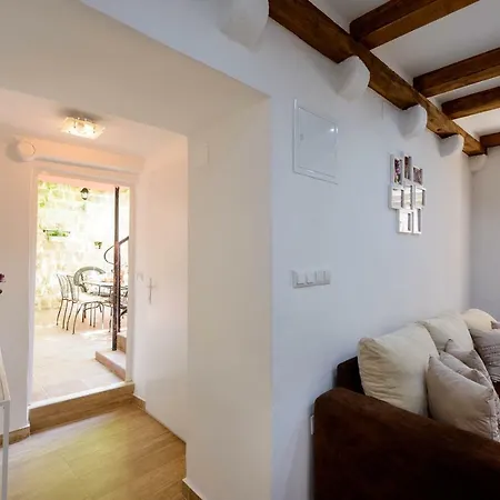 Ani Apartment *